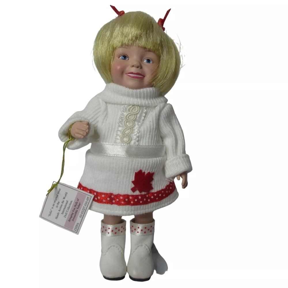 BEAUTIFUL 6" ASHTON DRAKE GALLERIES SOFIA DOLL REPRESENTING CANADA‎ NEW IN BOX